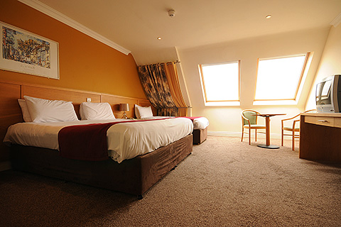 Ceann Sibéal Hotel, Ballyferriter. County Kerry | Family Bedroom