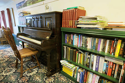 O'Connor's Guesthouse, Cloghane. County Kerry | Piano and Library in the Private Guest Lounge