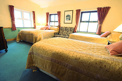 O'Connor's Guesthouse, Cloghane. County Kerry | Family Bedroom