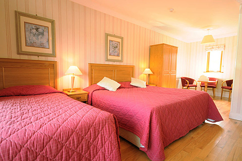 Inch Beach Guest House, Inch. County Kerry | Family Bedroom