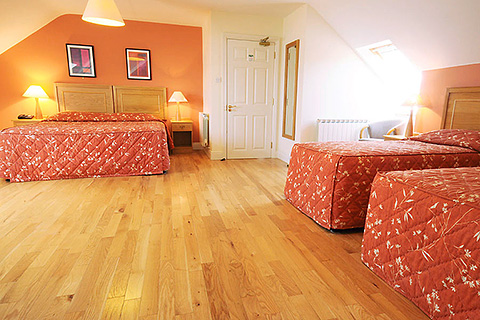 Inch Beach Guest House, Inch. County Kerry | Large Family Bedroom